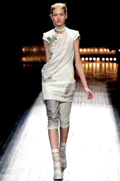 Look 28